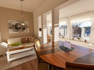 Wohn-/Essbereich mit offener Küche