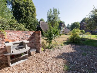 Grillecke im hinteren Gartenareal