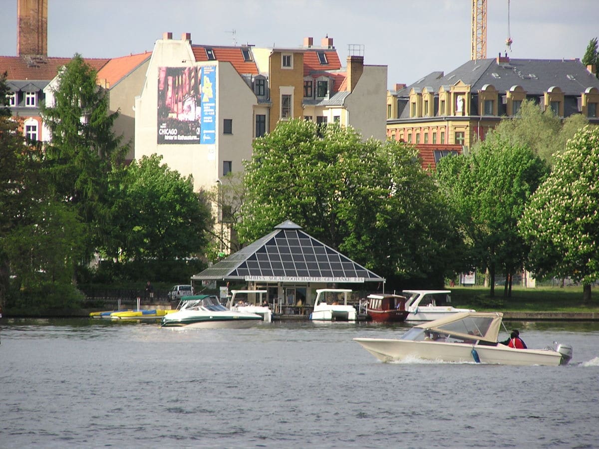 Die Solarbootanlage in der Köpenicker Altstadt