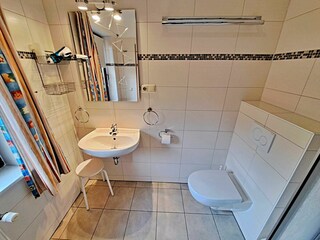 Tageslicht-Bad mit DU/WC