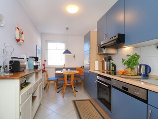 Voll ausgestattete separate Küche