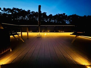 Terrasse am Abend Wohnung 1