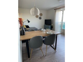Esstisch im Wohnzimmer