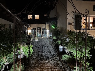 Innenhof bei Abend