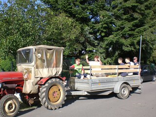 Mit dem Traktor die Gegend kennenlernen