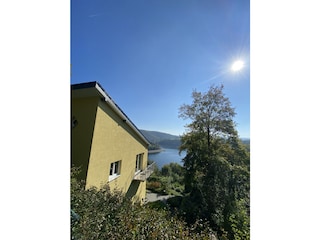 Haus mit See