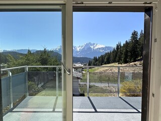 Blick aus dem 1. Schlafzimmer EG