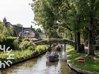 Holiday house Giethoorn Environment 22