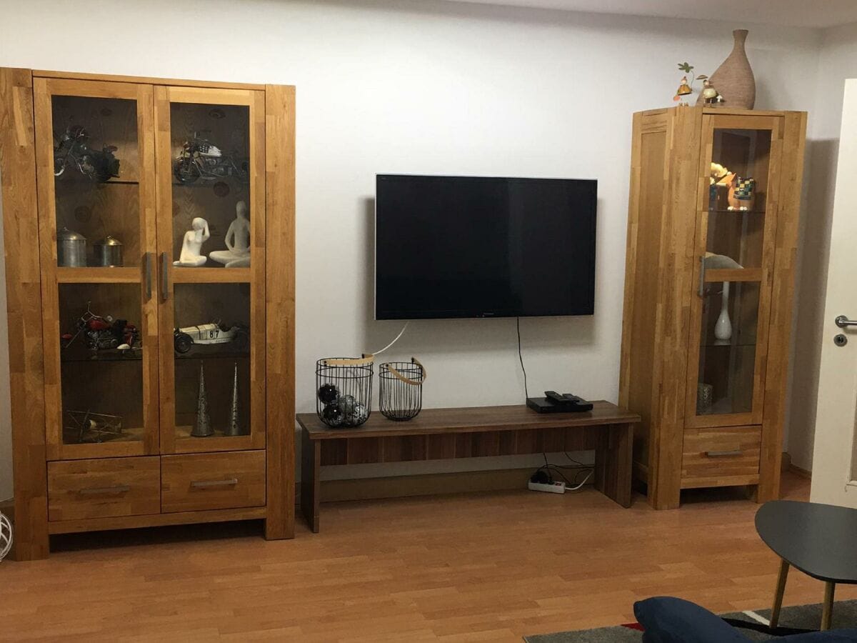 Wohnzimmer: Fernseher