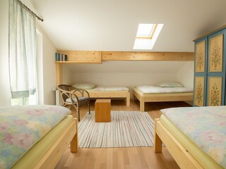 Zimmer 8 im 2. Stock für 5 Personen