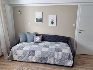 Schlafzimmer mit ausziehbarem Tandembett für 2 Personen