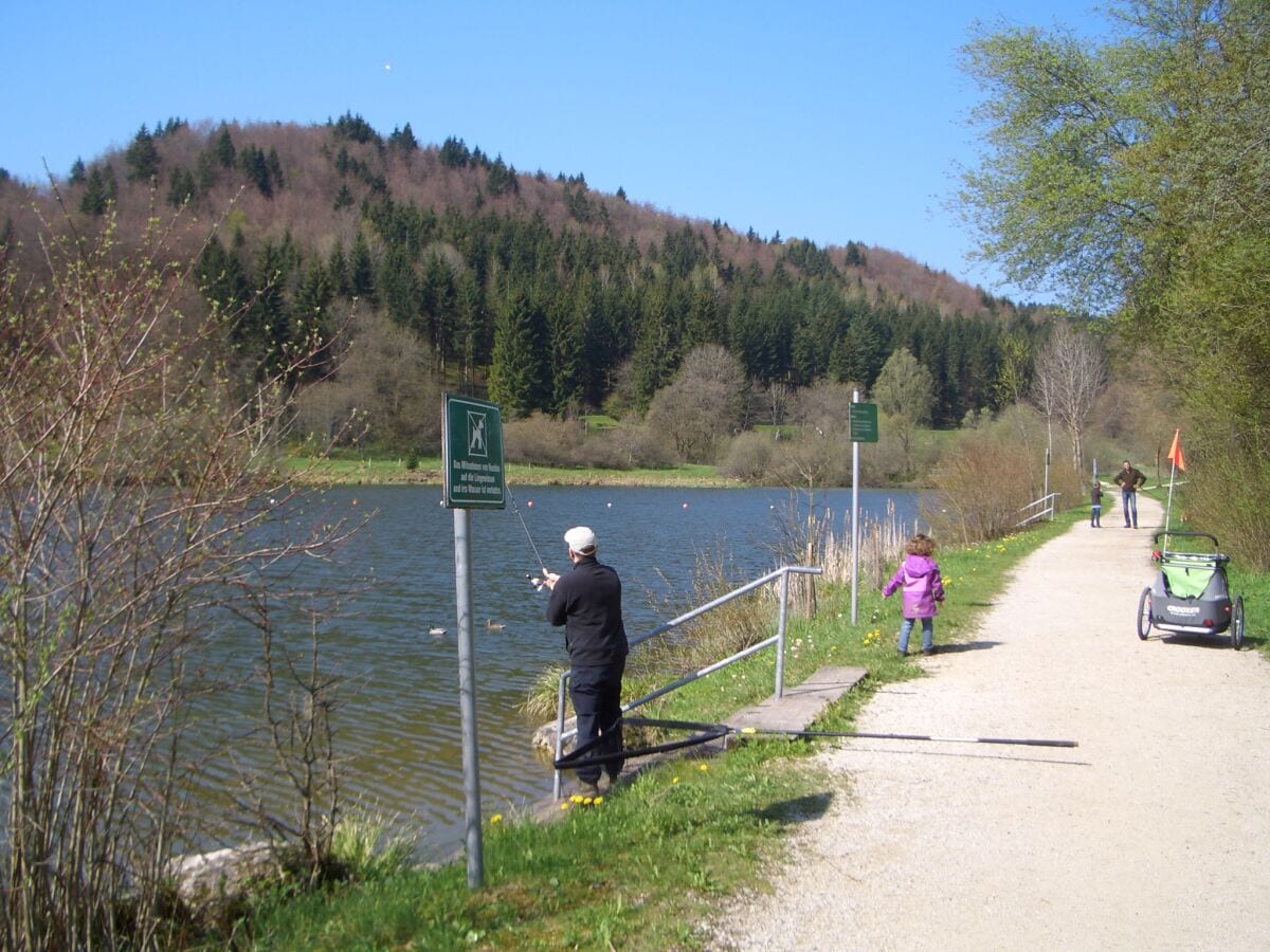 Stausee Oberdigisheim mit Spielplatz und Kneippbecken