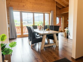 Esszimmer mit wundervollen Blick auf die Alpen