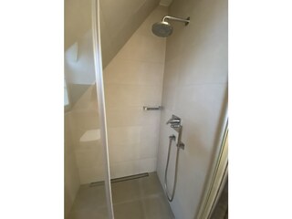 Regendusche mit Handbrause