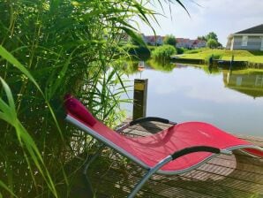 Holiday house Ankerplaats-Makkum // Vakantiehuis Waterparel