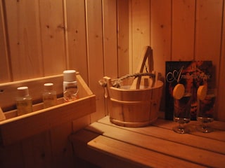 Sauna mit Aufgußmöglichkeit