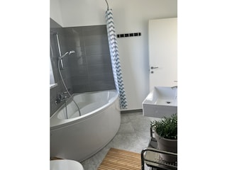 Badewanne im Badezimmer "Black" im Masterzimmer