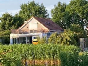 Vakantiehuis Ankerplatz-Makkum // Casa vacanze MakkumSee