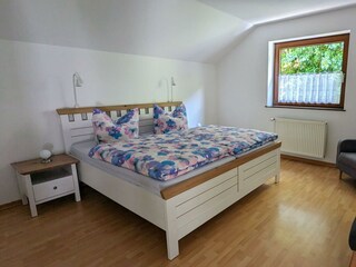 Schlafzimmer 2