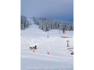 Fichtelberg mit Skipiste im Winter