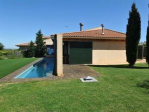 Maison de vacances Villa avant-gardiste avec jardin privé et piscine - Pals (CE 2H 701) - Copains - image1