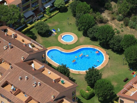 Holiday apartment with garden and pool - 800 m from Pals beach (SG2 2H AC 207)