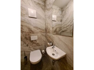 WC getrennt Bergkristall (3)