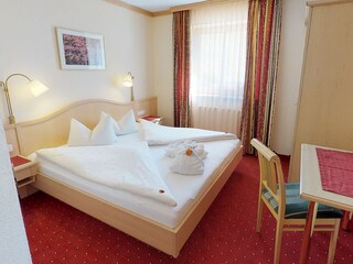 Zimmer 2 Fewo 300