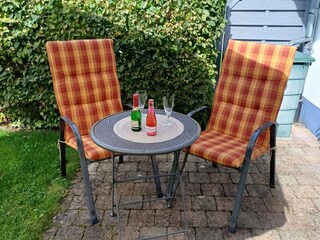 Kleine Terrasse mit Abendsonne