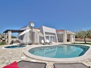 Villa Casa Siesta with Pool & Jacuzzi - Umag - image1