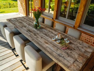 Esstisch auf der Terrrasse