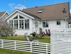 6 Personen Ferienhaus in KLÖVEDAL - Klädesholmen - image1