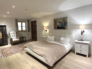 Schlafzimmer im Untergeschoss (bei Sauna)