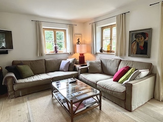 Sofa, TV, Kamin