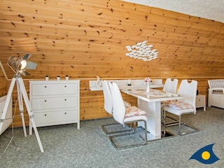 Wohnzimmer mit Esstisch