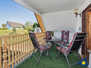 Balkon mit Sitzgelegenheit