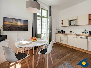 Essbereich mit offener Küche