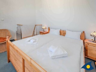 Schlafzimmer mit Doppelbett