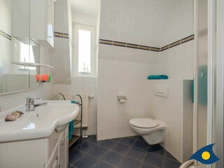 Badezimmer mit Dusche