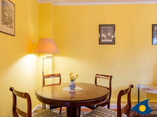 Wohnzimmer mit Essbereich