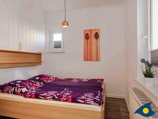 Schlafzimmer mit Doppelbett