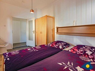 Schlafzimmer mit Doppelbett