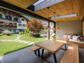 Pergola mit Garten