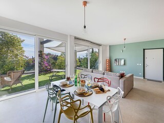 Apartment Gardone Riviera Features 12