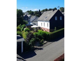 Ansicht Haus und Garten