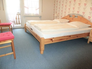Schlafzimmer Idarwald v. (2)