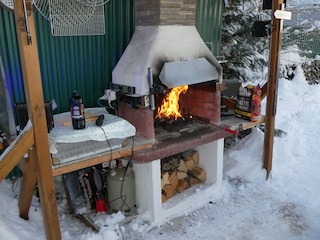 Grillplaz im Winter