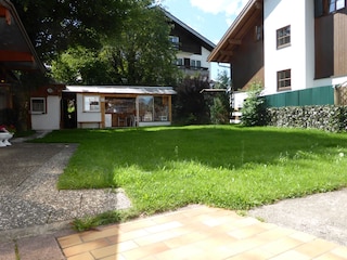 Garten mit Grillplatz