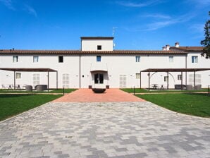 Modern appartement in Agliana met gedeelde tuin - Montemurlo - image1