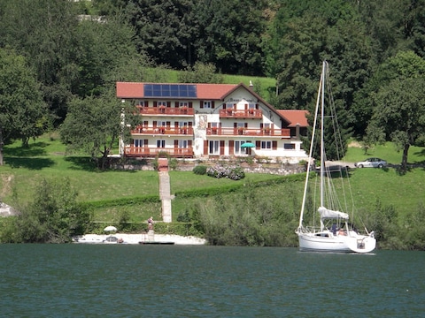 Holiday apartment House on the hill